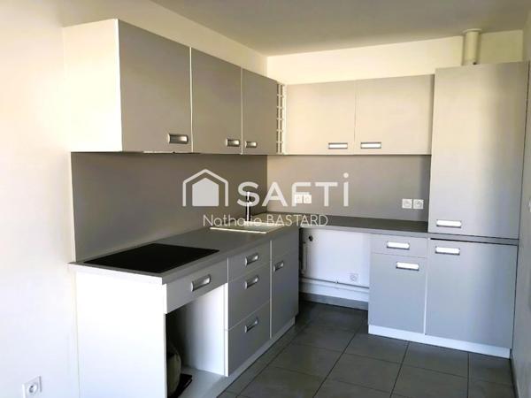 Beau T3 récent en duplex avec terrasse et 2 places de parking