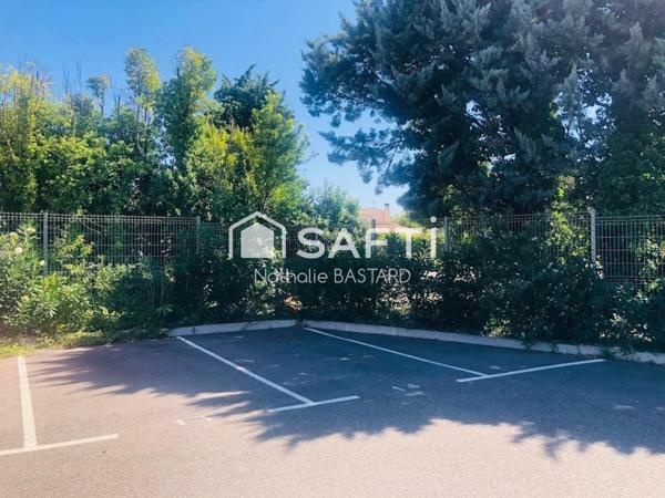 Beau T3 récent en duplex avec terrasse et 2 places de parking