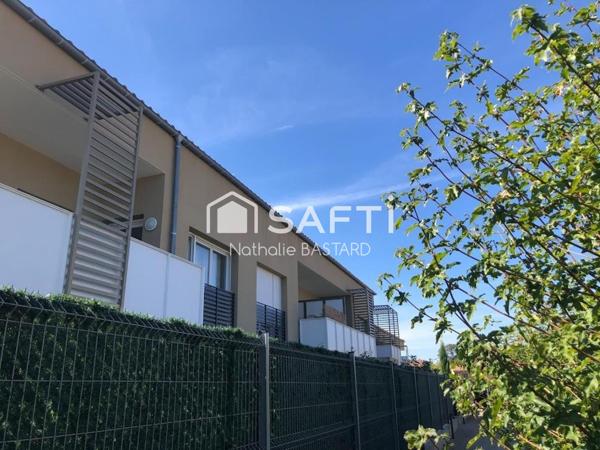 Beau T3 récent en duplex avec terrasse et 2 places de parking