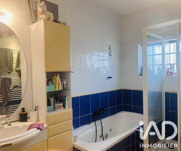 Maison à vendre 6 pièces 199 m² Montluçon