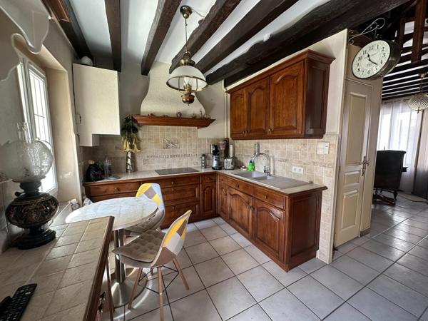 Maison 98 m², sans travaux, cour, terrasse et cave