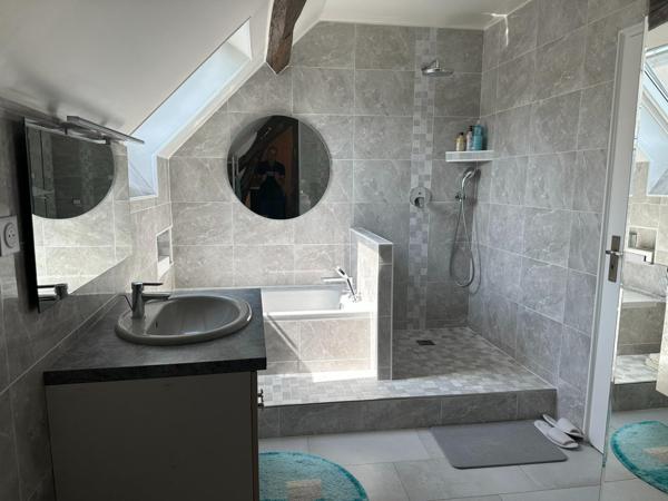 Maison 98 m², sans travaux, cour, terrasse et cave