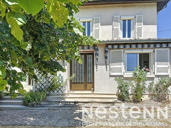 A vendre : Maison spacieuse - 6 chambres - piscine interieure - studio independant - 69840 JULIENAS