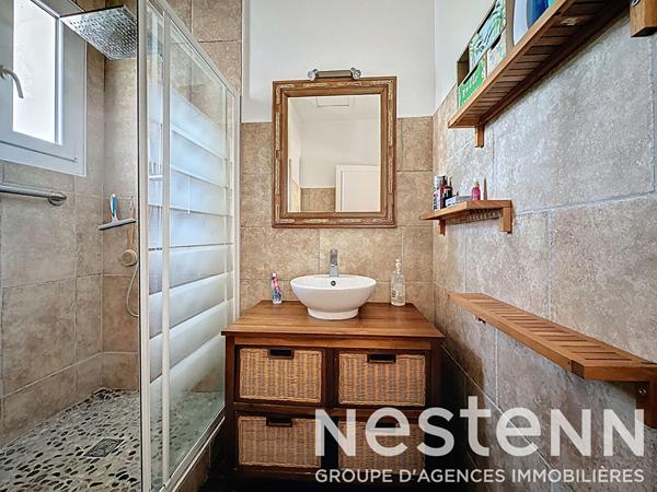 A vendre : Maison spacieuse - 6 chambres - piscine interieure - studio independant - 69840 JULIENAS