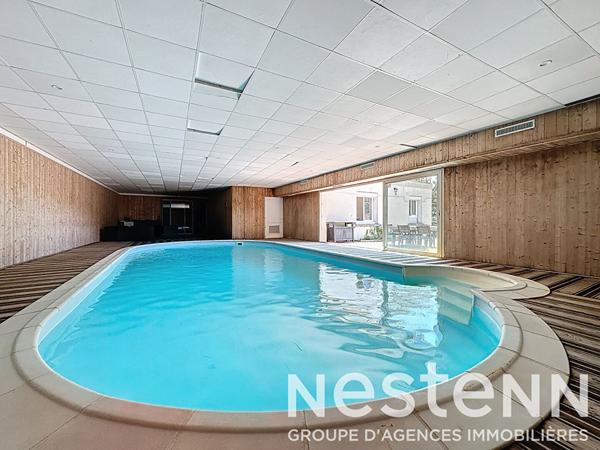 A vendre : Maison spacieuse - 6 chambres - piscine interieure - studio independant - 69840 JULIENAS