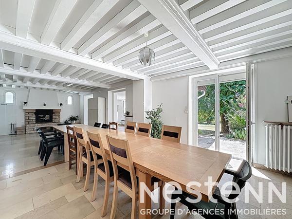 A vendre : Maison spacieuse - 6 chambres - piscine interieure - studio independant - 69840 JULIENAS