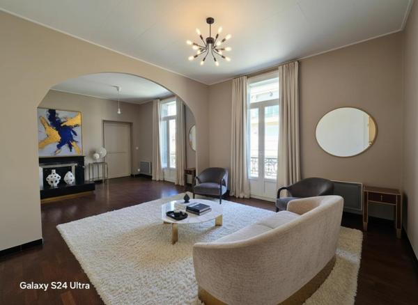 Appartement T2 Traversant, transformable en T3  de 57m² + Terrasse & Cave