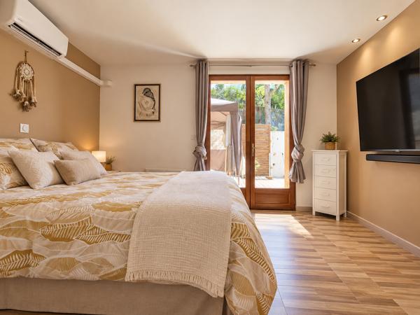 AU CALME VILLA PLAIN PIED 131M2 AVEC PISCINE ET STUDIO INDEPENDANT
