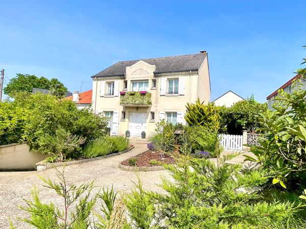 MAISON CONFLANS STE HONORINE - 7 PIÈCES - 130 m² €489 000 ** - Référence 7789