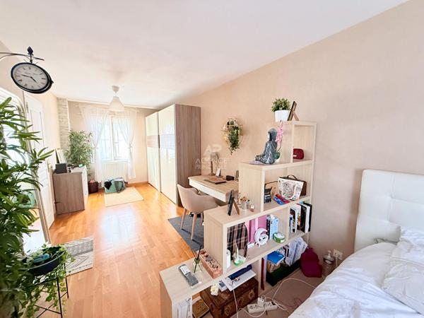 MAISON CONFLANS STE HONORINE - 7 PIÈCES - 130 m² €489 000 ** - Référence 7789