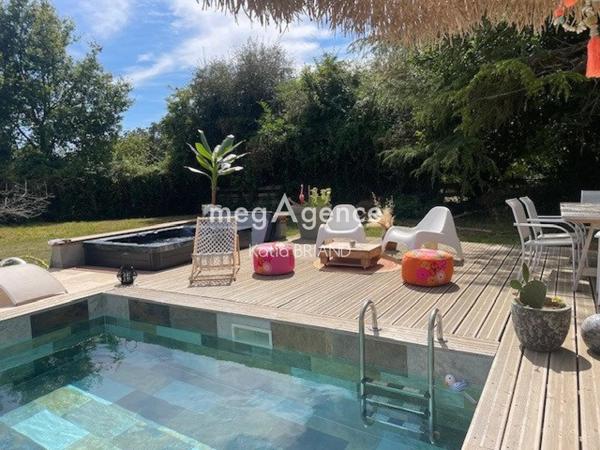 Maison à LAVAL, 53000 - 9 pièces 259m²