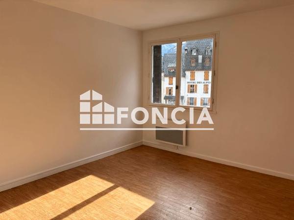 Location Appartement 2 pièces 55 m² - AVENUE DOCTEUR FAURE Le Bourg D Oisans 38520