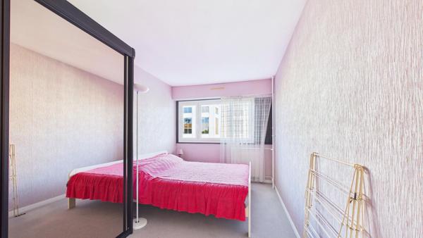 5 pièces lumineux à 400 m du métro ligne 7