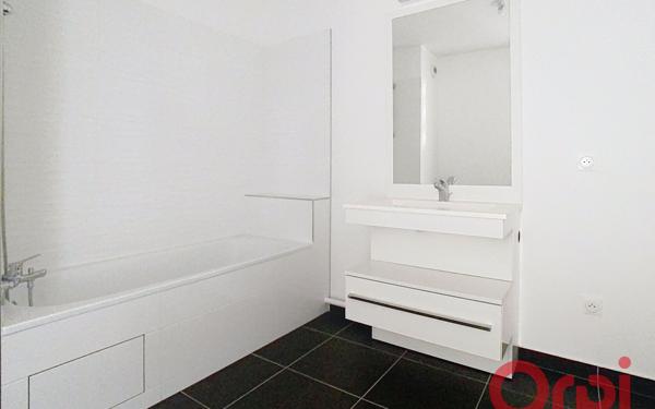 Appartement à louer    3 pièces • 65,80 m2 Clamart