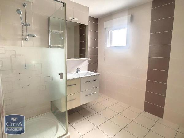 Appartement à louer 3 pièces 63m²