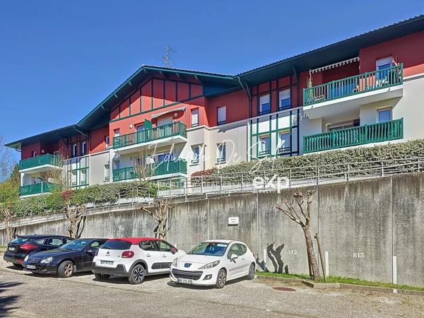 Appartement T2 de 40m² environ avec balcon exposé Ouest + 2 places parking privatives