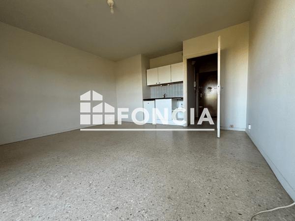 Location Studio 26.43 m² - 10 RUE CHARLES DE FOUCAULT Nimes 30900