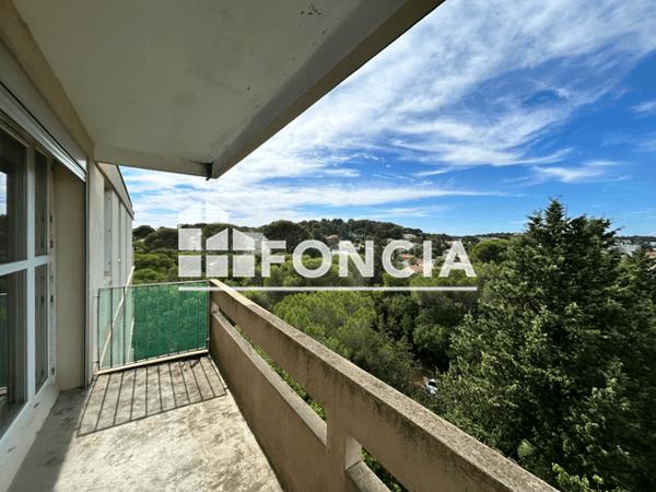 Location Studio 26.43 m² - 10 RUE CHARLES DE FOUCAULT Nimes 30900