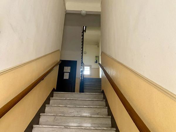 06500 Menton – CENTRE-VILLE – APPARTEMENT 3 PIÈCES AVEC BALCON ET CAVE – DERNIER ÉTAGE