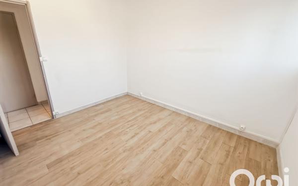 Appartement à louer    3 pièces •  Pierrelatte