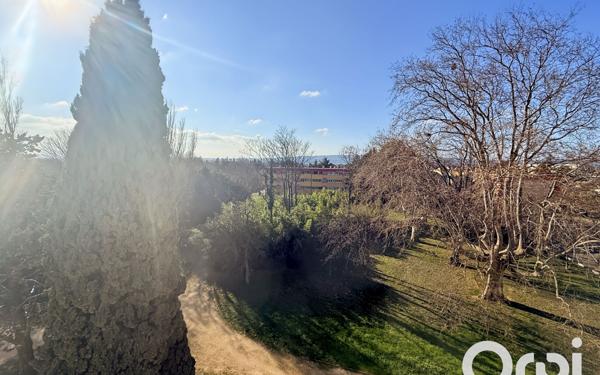 Appartement à louer    3 pièces •  Pierrelatte