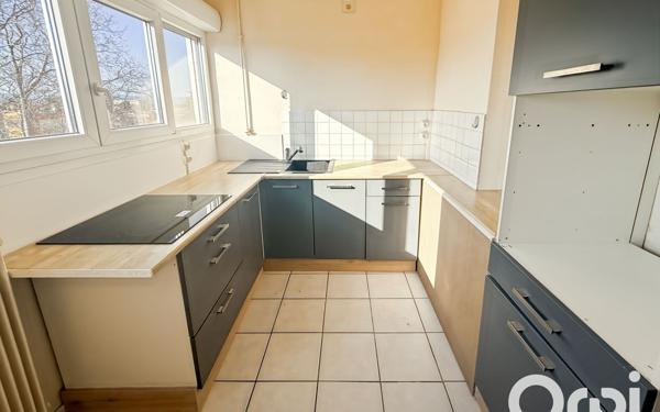 Appartement à louer    3 pièces •  Pierrelatte