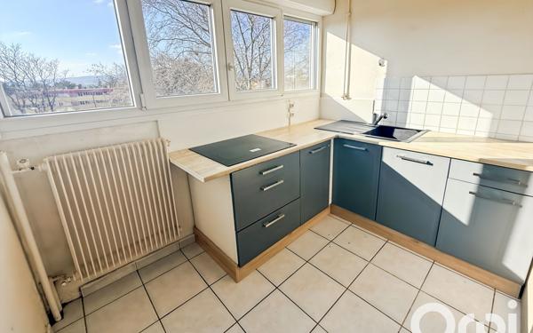 Appartement à louer    3 pièces •  Pierrelatte