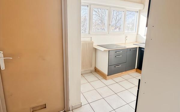 Appartement à louer    3 pièces •  Pierrelatte