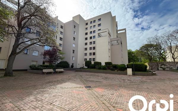 Appartement à louer    3 pièces • 75,50 m2 Montigny-le-Bretonneux