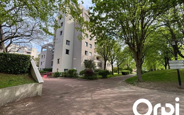 Appartement à louer    3 pièces • 75,50 m2 Montigny-le-Bretonneux