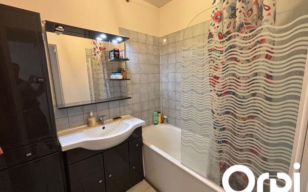 Appartement à louer    3 pièces • 75,50 m2 Montigny-le-Bretonneux