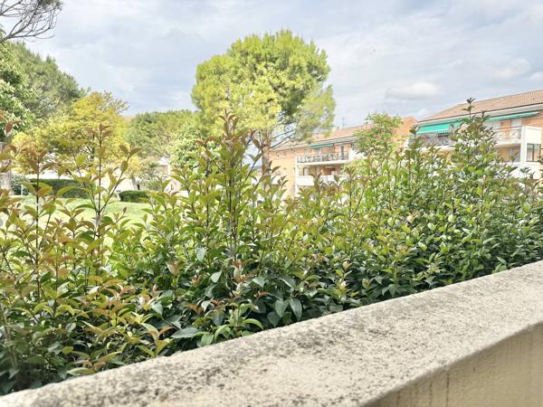 Appartement de type 2 terrasse et parking Marseille Château-Gombert