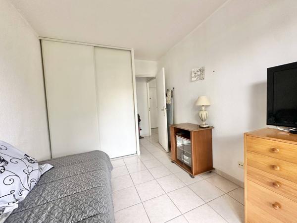 Appartement de type 2 terrasse et parking Marseille Château-Gombert