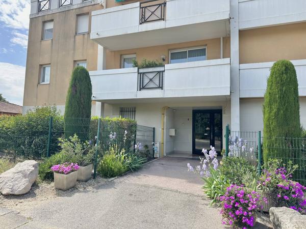 Appartement de type 2 terrasse et parking Marseille Château-Gombert