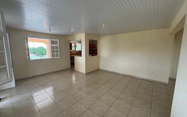 Appartement à louer    4 pièces •  Le Lamentin