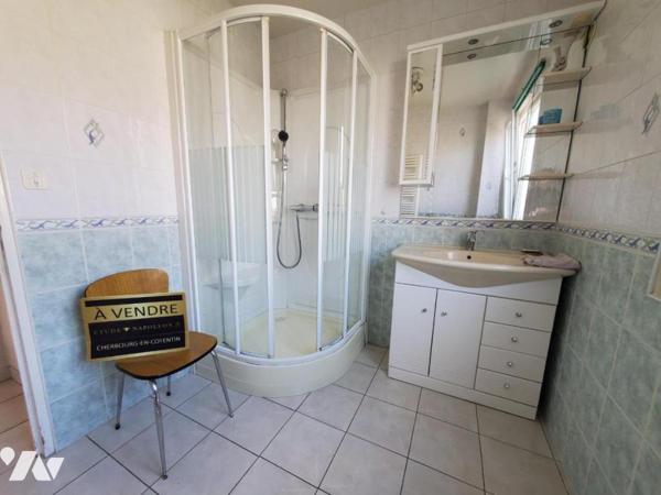 1310N - TOURLAVILLE, maison avec autonomie de plain pied, bien entretenue dans quartier calme et pro