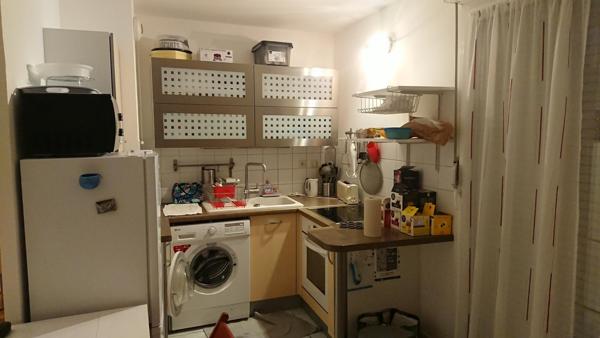 T2 Bon état  Lyon 8eme - parking sécurisé - Balcon