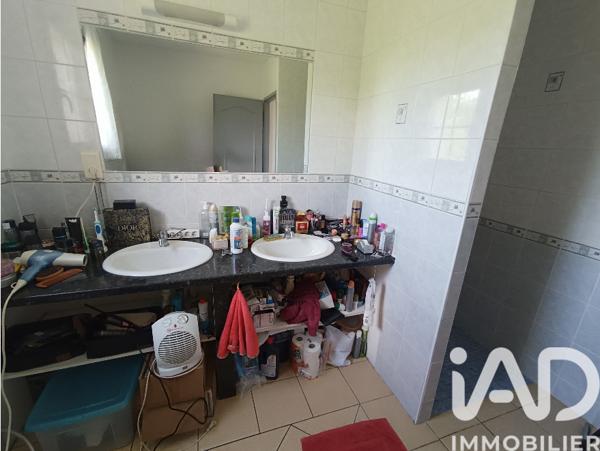 Maison à vendre 5 pièces 118 m² Saint-Hilaire-de-Lusignan