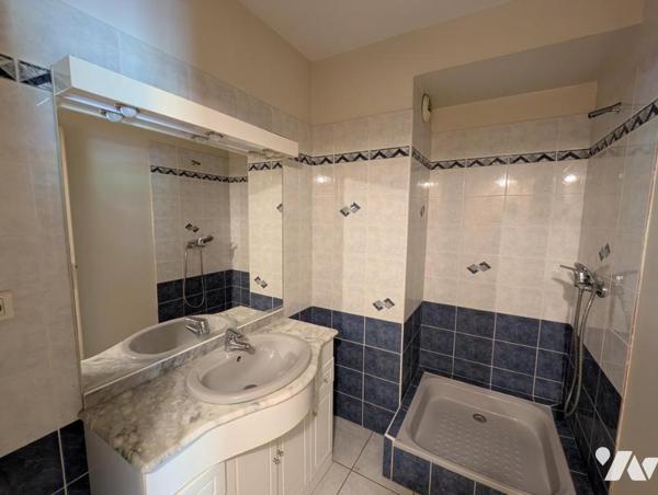 VALENCE - APPARTEMENT T4 , 103 m² + GARAGE + PARKING 