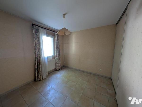 VALENCE - APPARTEMENT T4 , 103 m² + GARAGE + PARKING 