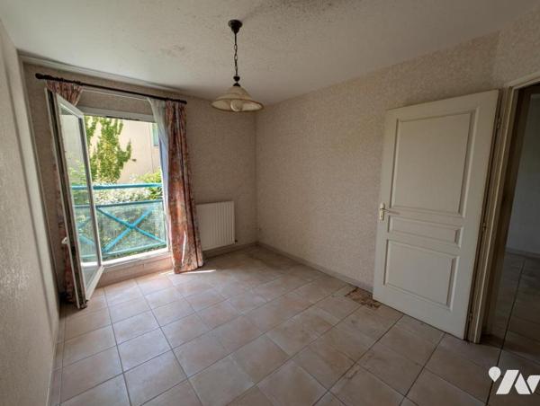 VALENCE - APPARTEMENT T4 , 103 m² + GARAGE + PARKING 