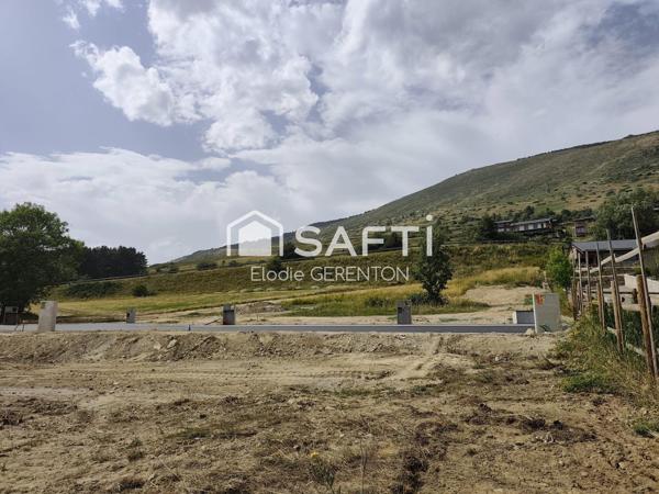 Terrain constructible 3 faces dans petit lotissement