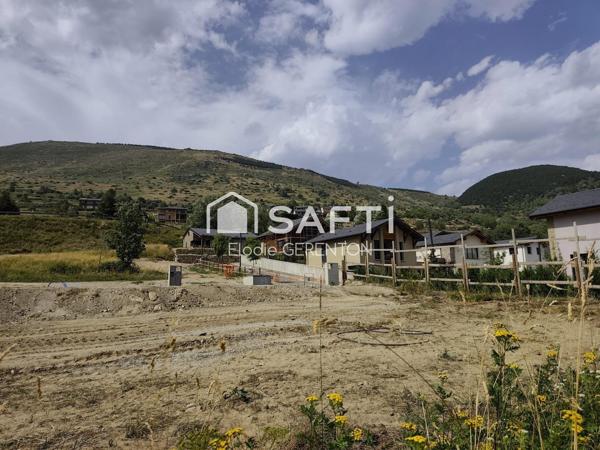 Terrain constructible 3 faces dans petit lotissement