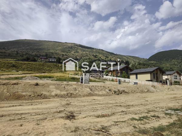 Terrain constructible 3 faces dans petit lotissement