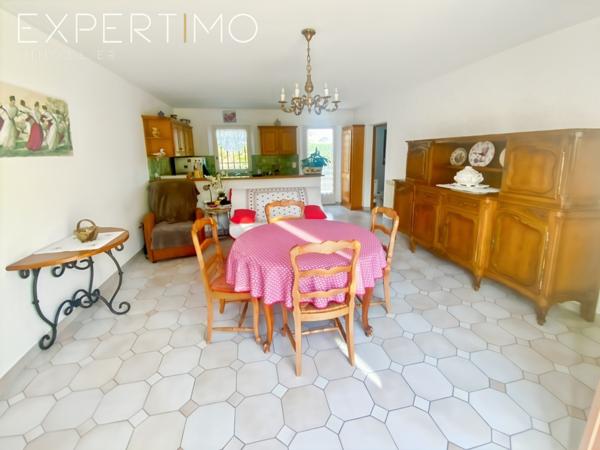 Bonnieux (84480) APPARTEMENT AVEC TERRASSE ET PISCINE AVEC VUE SUR LE VILLAGE DE BONNIEUX