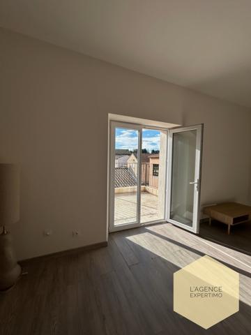 Courthézon (84350) Duplex meublé avec terrasse rénové à neuf Courthézon
