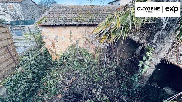 A VENDRE – MAISON 3 FACES AVEC GARAGE – POMAS (11) – 45 000 €