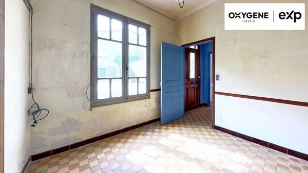 A VENDRE – MAISON 3 FACES AVEC GARAGE – POMAS (11) – 45 000 €
