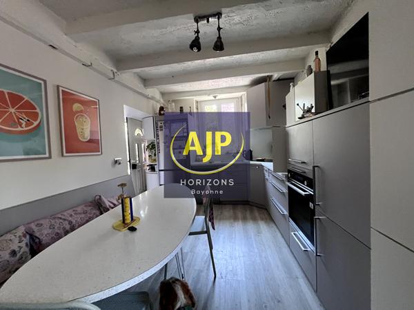 Maison à vendre Bayonne - 8 pièces, 180m² avec 6 chambre(s) à 595 000€ - AJP Horizons Bayonne