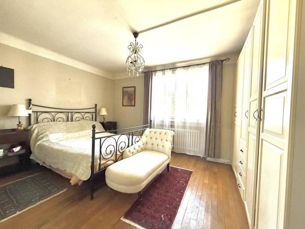 Maison Pontault Combault 7 pièce(s) 151 m2